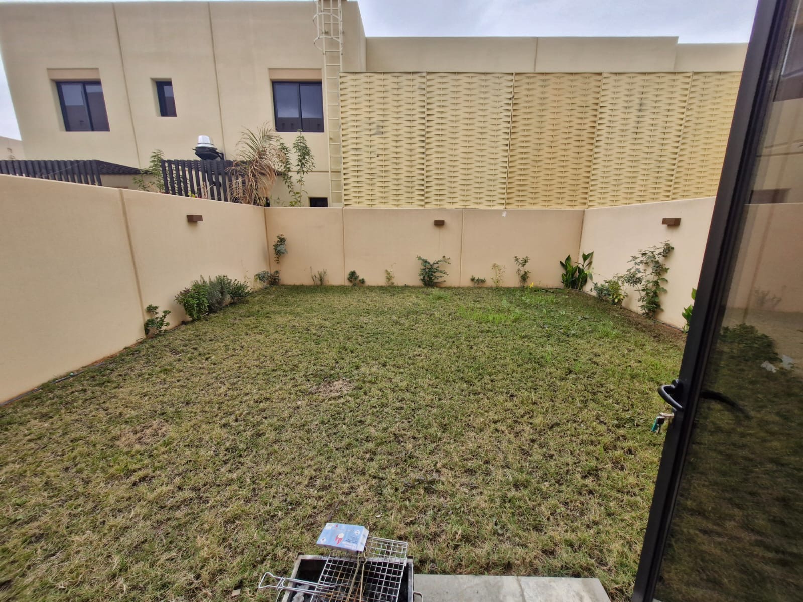 🏡 *Modern Townhouse for Rent furnished in Sedra (Roshn) – Stylish & Family-Friendly* 👨‍👩‍👧‍👦